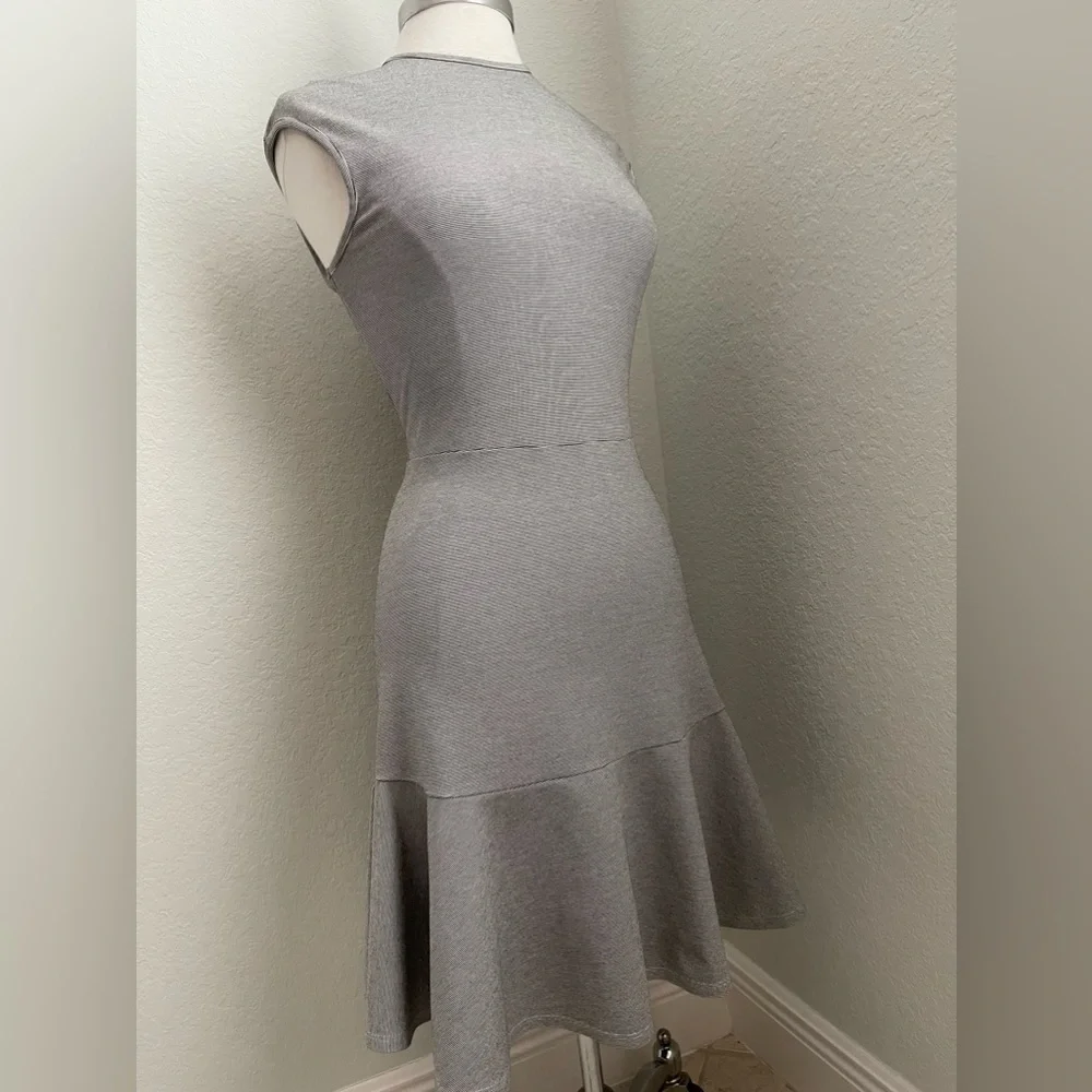 THEORY Eseential Flare ‘Fixture Ponte Stripe’ Dress - Picture 9 of 14